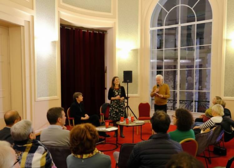 Scène autour de l'Intime Conviction